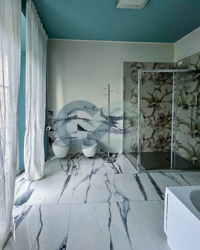 ELEGANTE ATTICO IN CENTRO STORICO 24