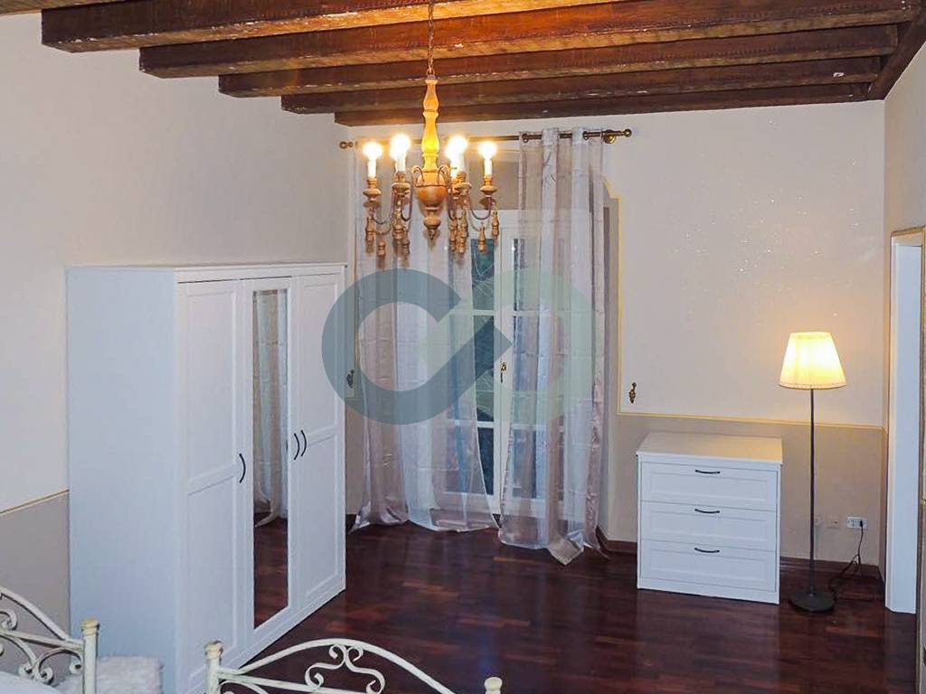 ELEGANTE ATTICO IN CENTRO STORICO 12