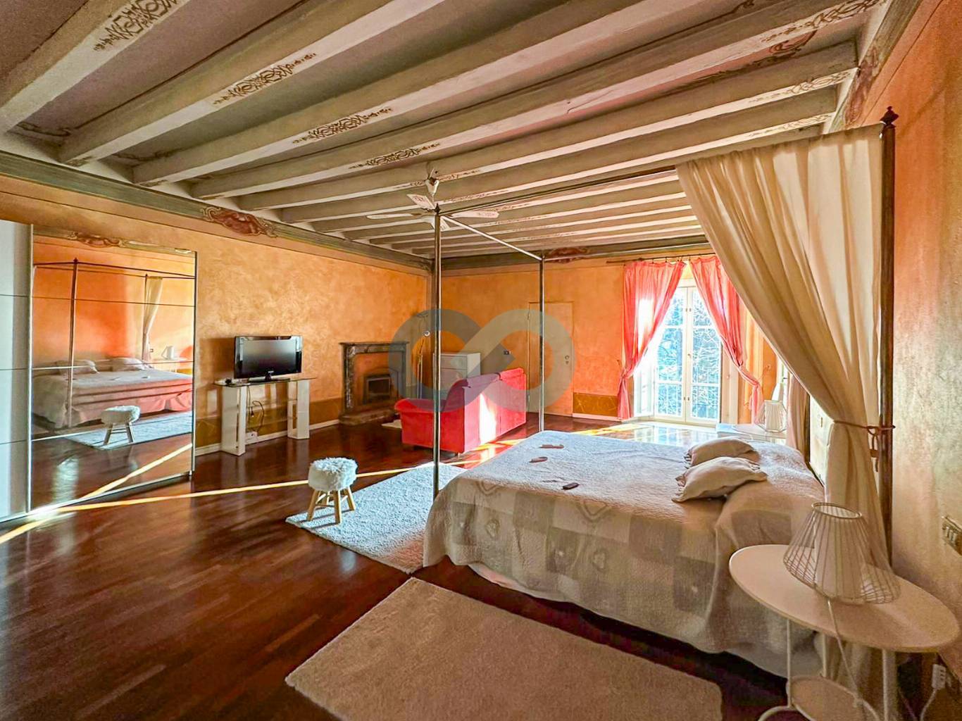 ELEGANTE ATTICO IN CENTRO STORICO 32