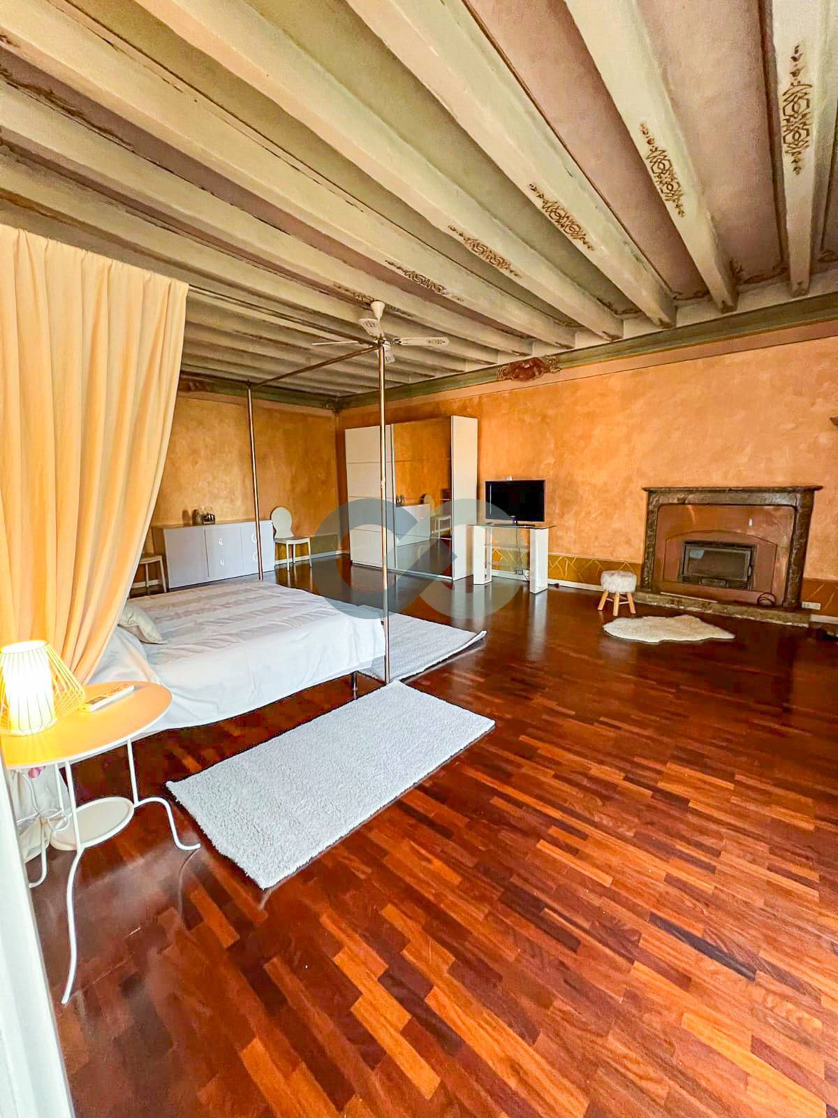 ELEGANTE ATTICO IN CENTRO STORICO 31