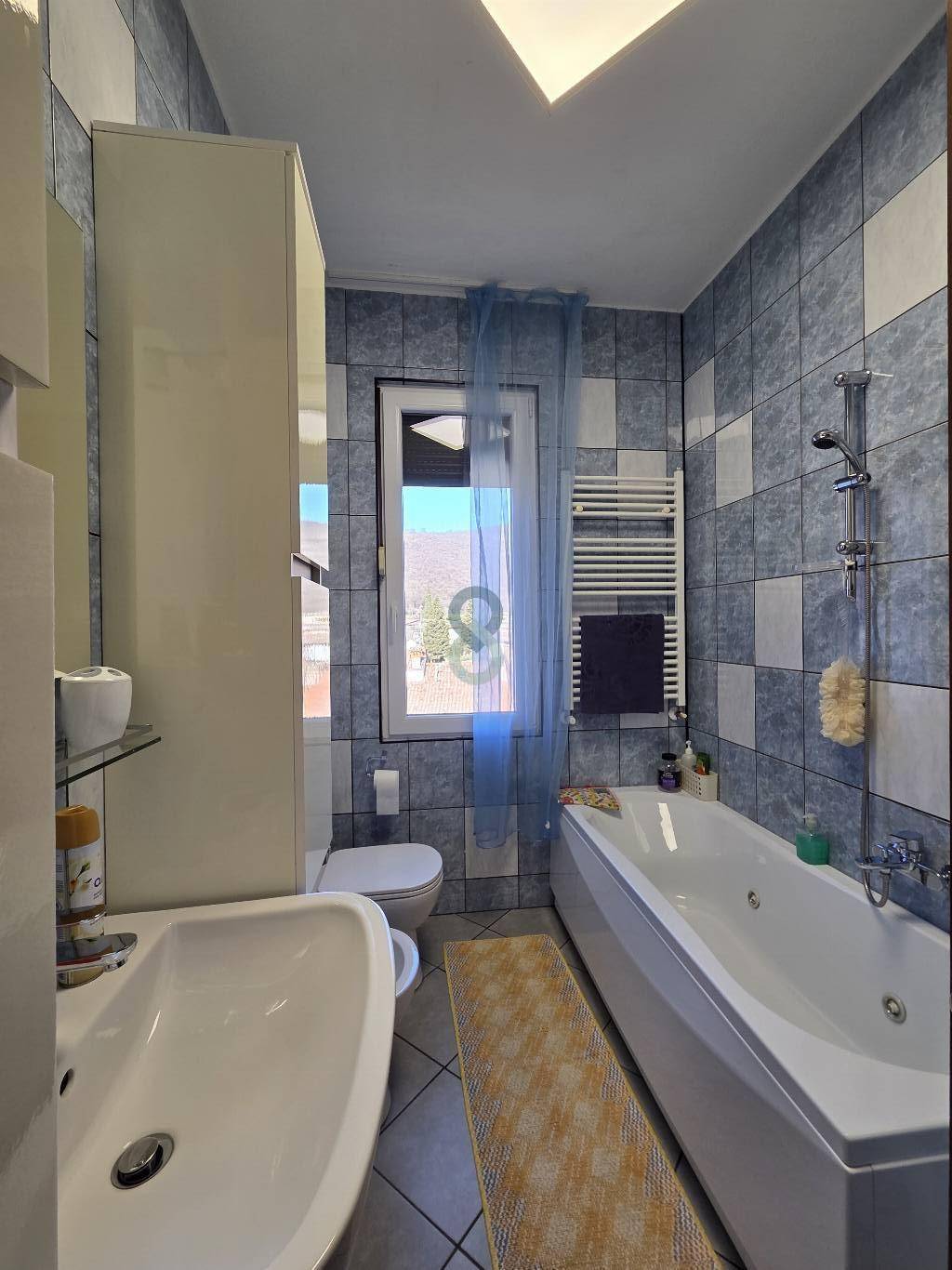 Appartamento con box e cantina 20