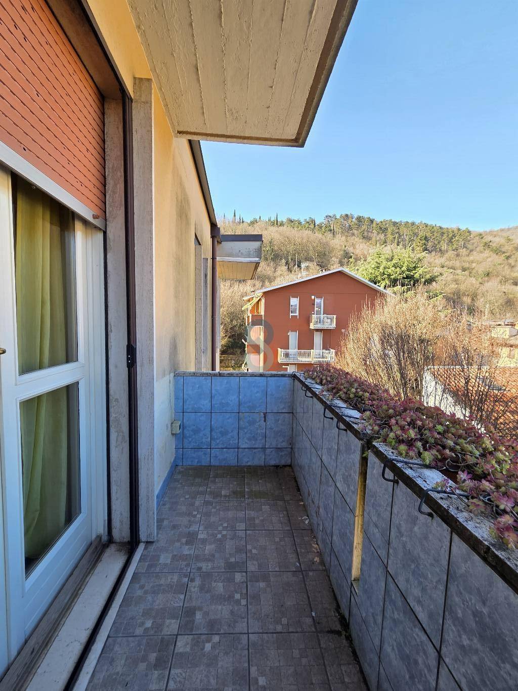 Appartamento con box e cantina 21