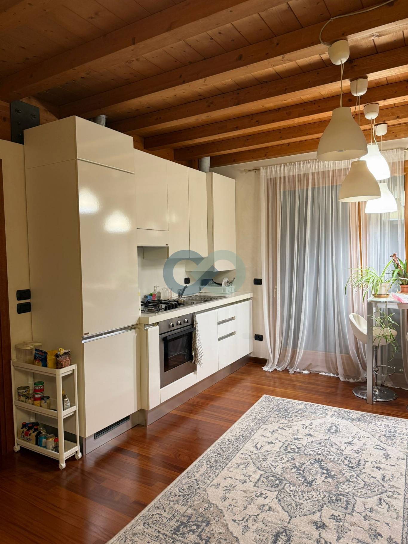 Monolocale con terrazzo e box 16