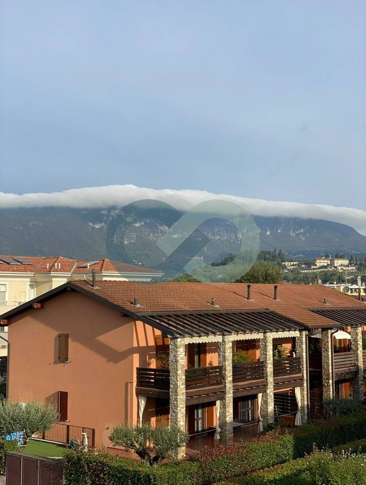 Monolocale con terrazzo e box 8