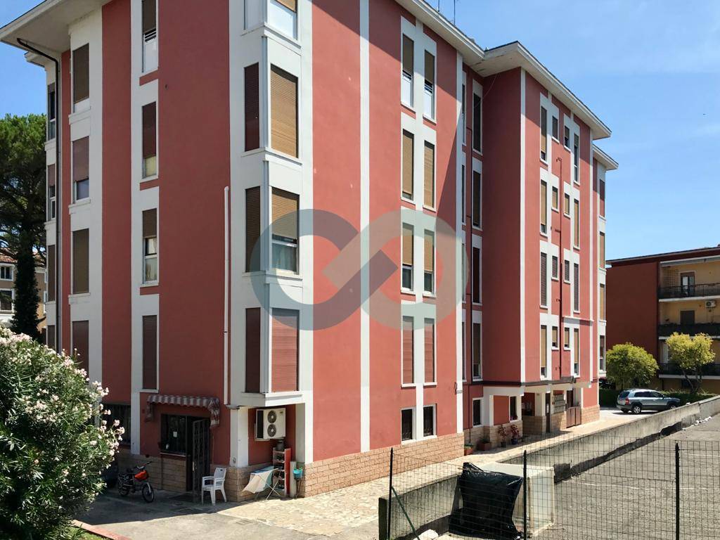 BILOCALE ARREDATO 23