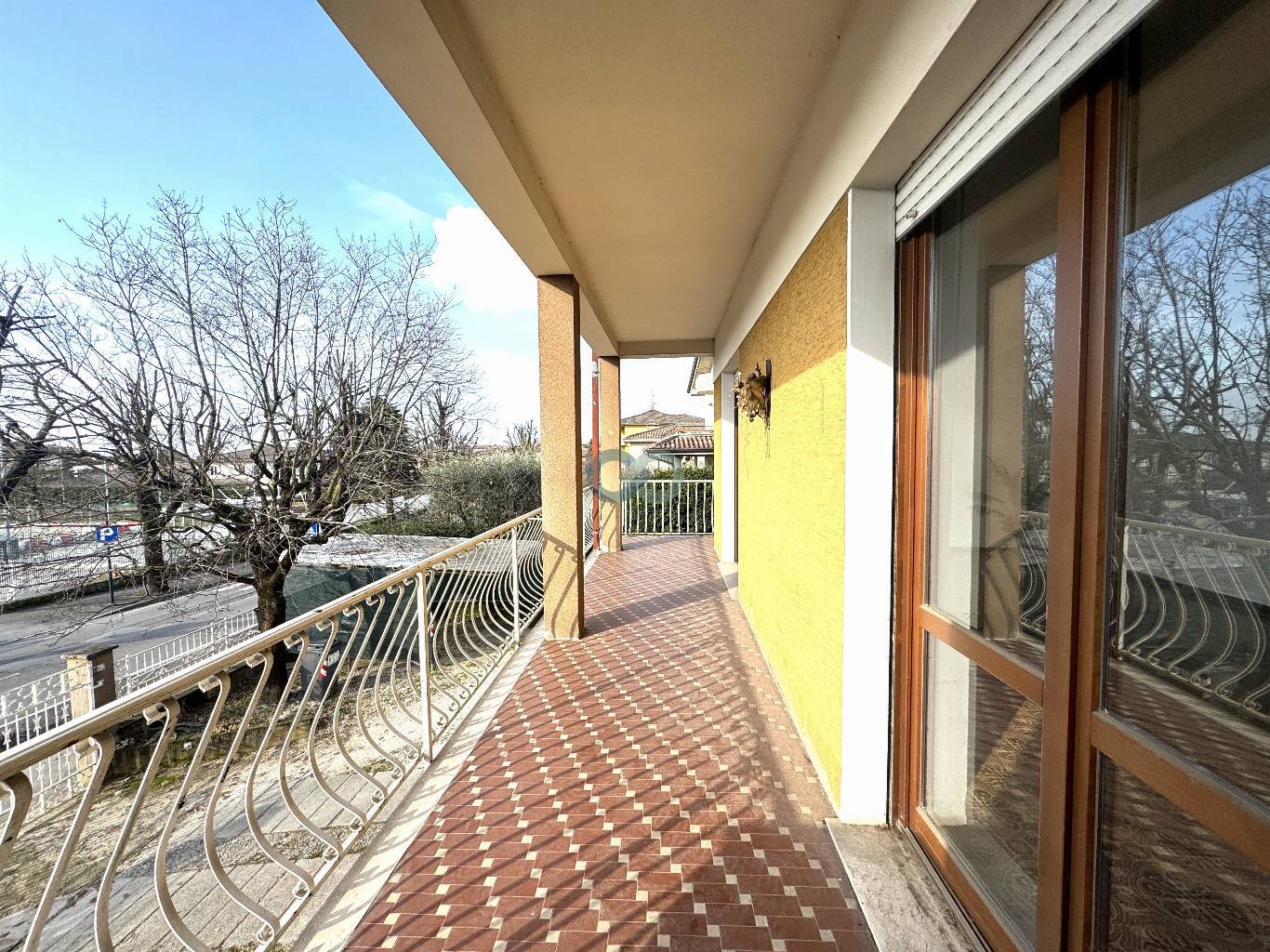 PALAZZINA DI TRE APPARTAMENTI 33