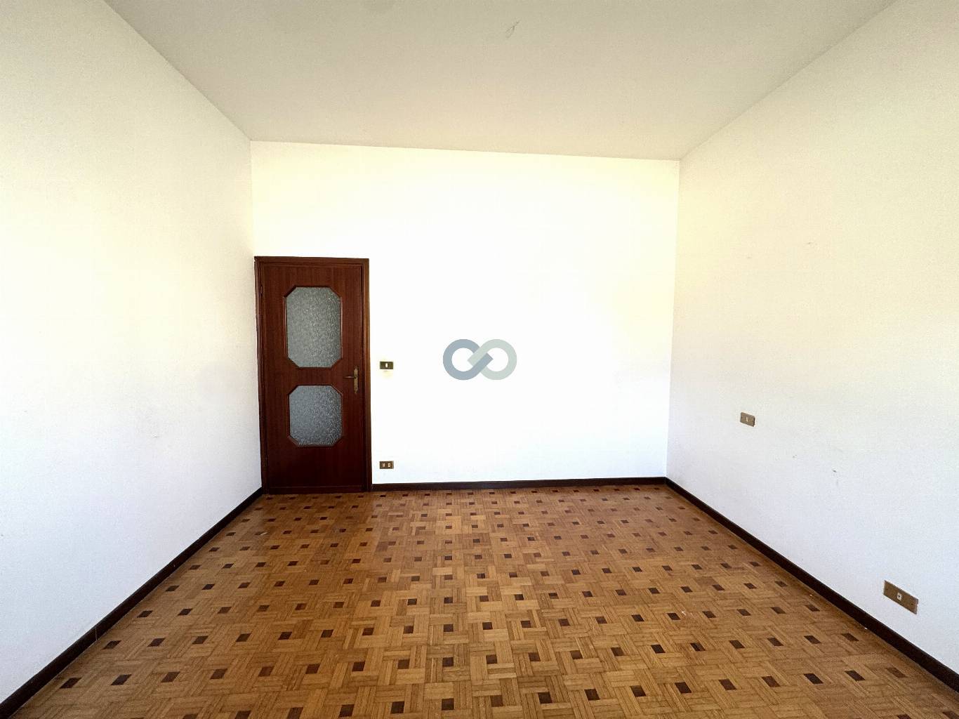 PALAZZINA DI TRE APPARTAMENTI 22