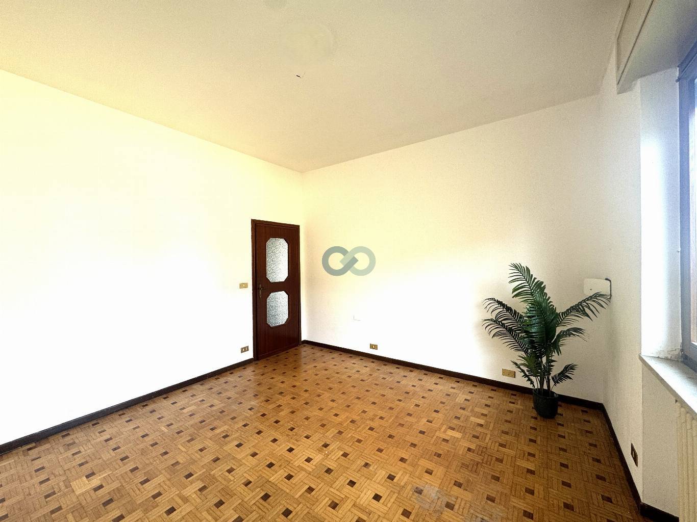 PALAZZINA DI TRE APPARTAMENTI 37