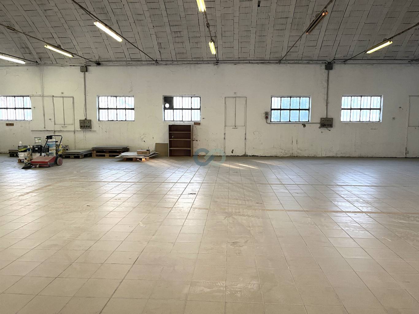 MAGAZZINO - DEPOSITO 13