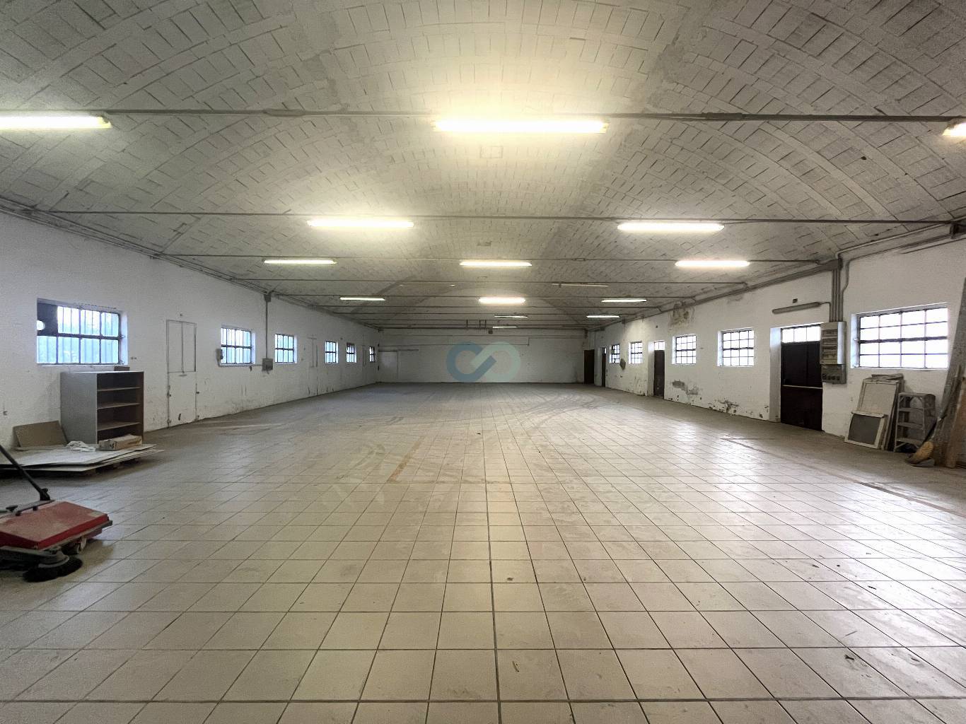 MAGAZZINO - DEPOSITO 10