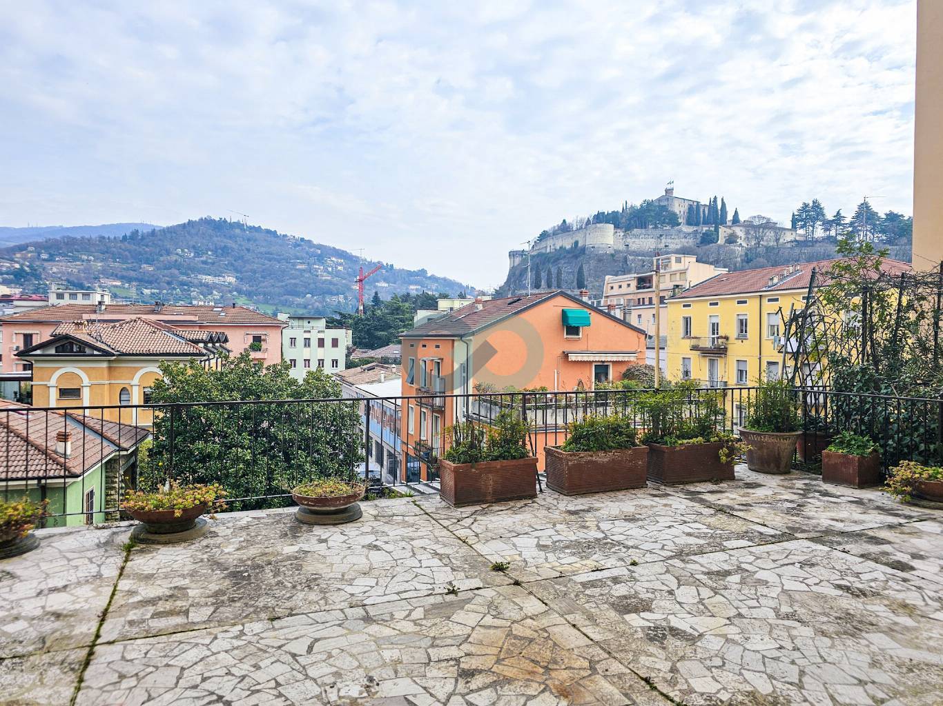 QUADRILOCALE IN CENTRO 8