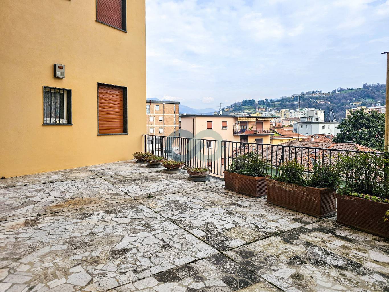 QUADRILOCALE IN CENTRO 10