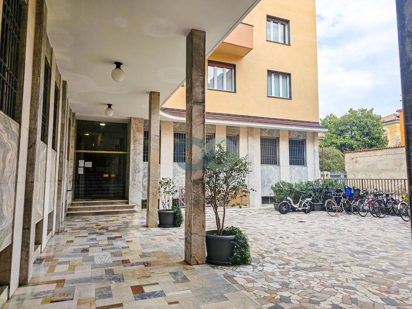 QUADRILOCALE IN CENTRO 18