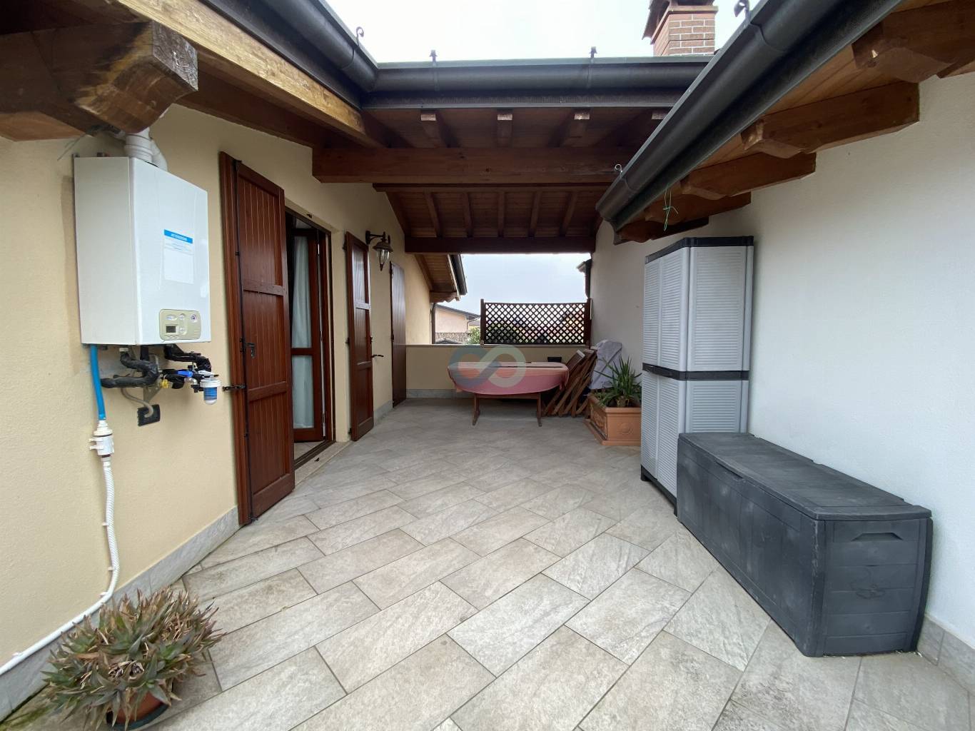 TRILOCALE CON TERRAZZO 16