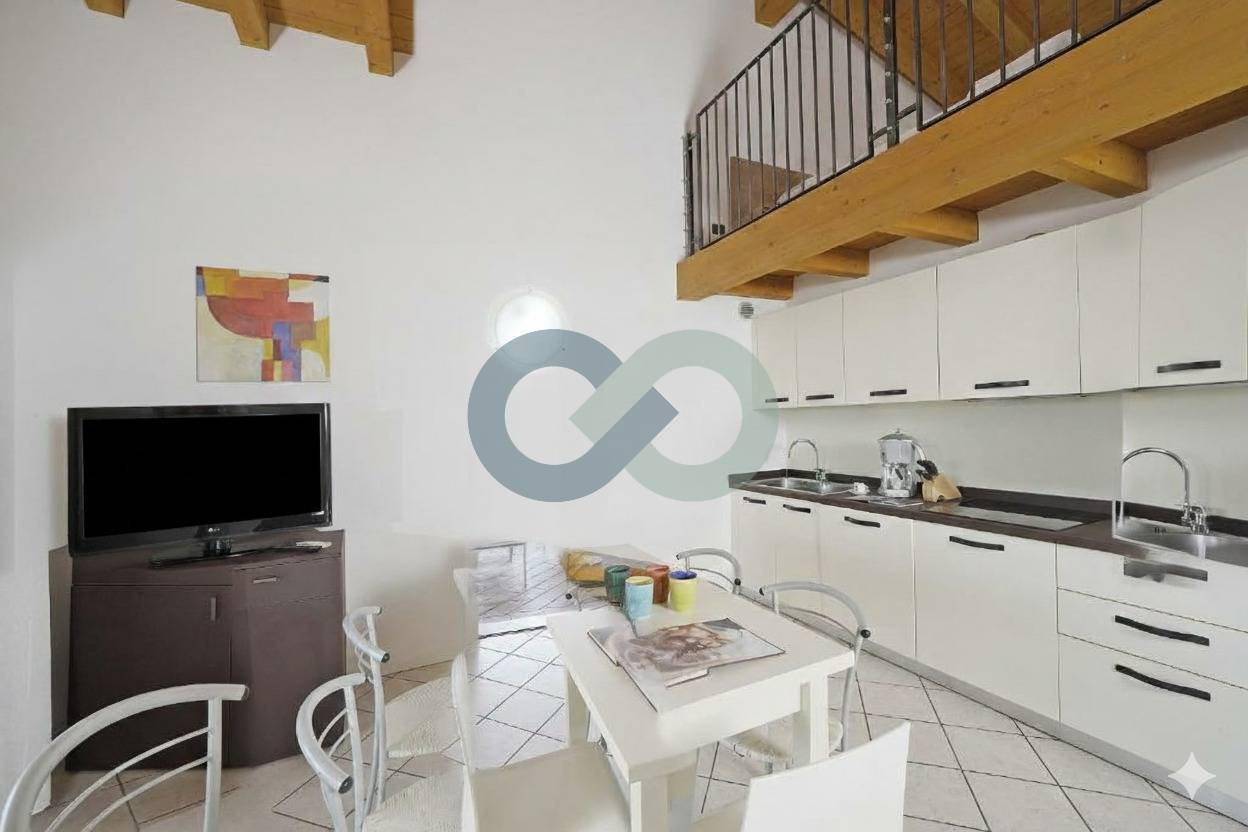 TRILOCALE ARREDATO 19