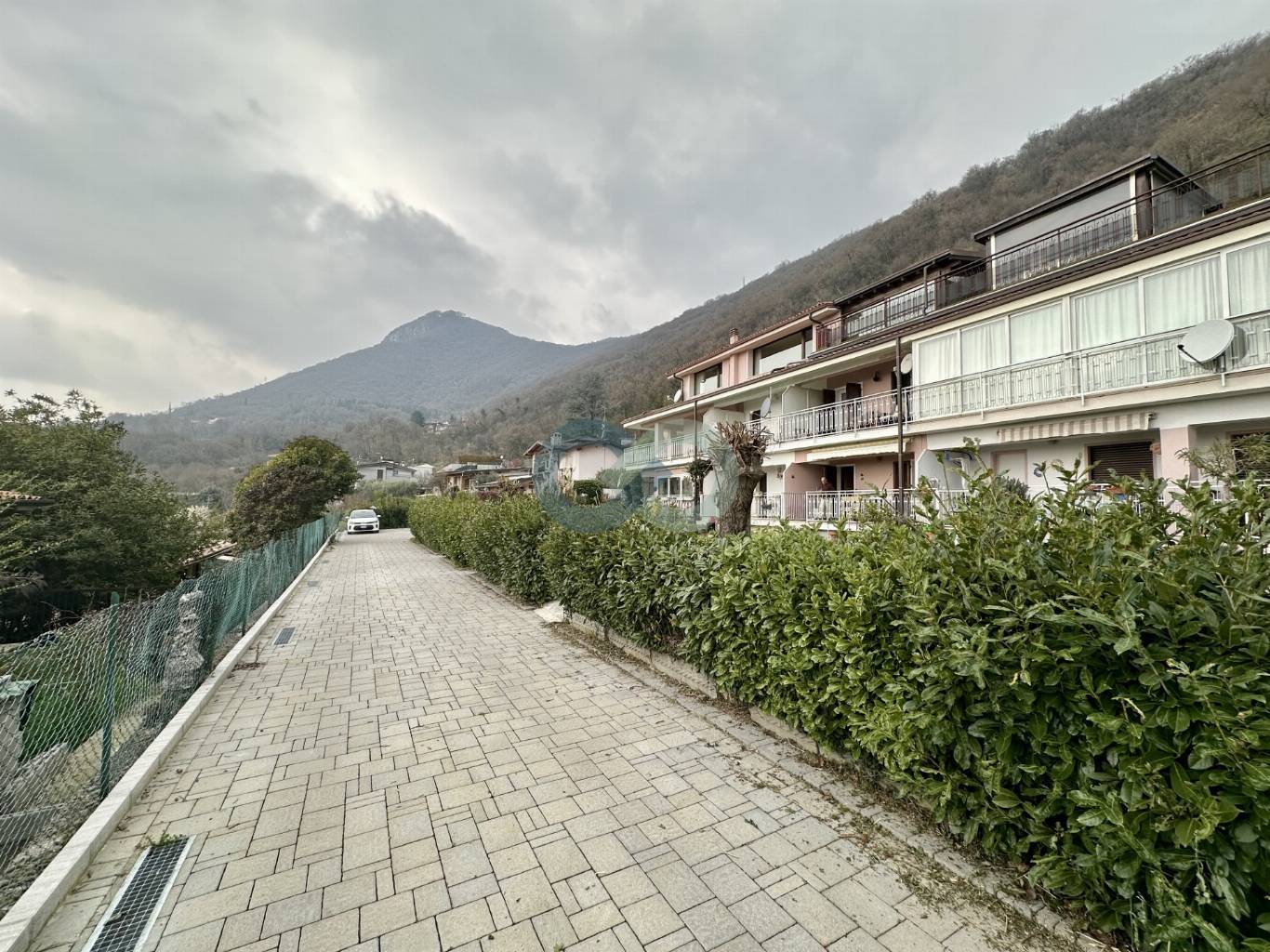 Trilocale con vista lago 6