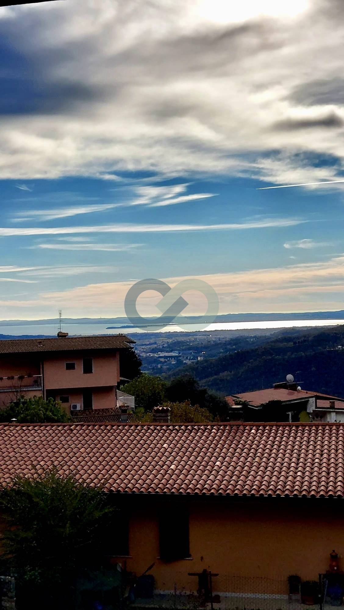 Trilocale con vista lago 19