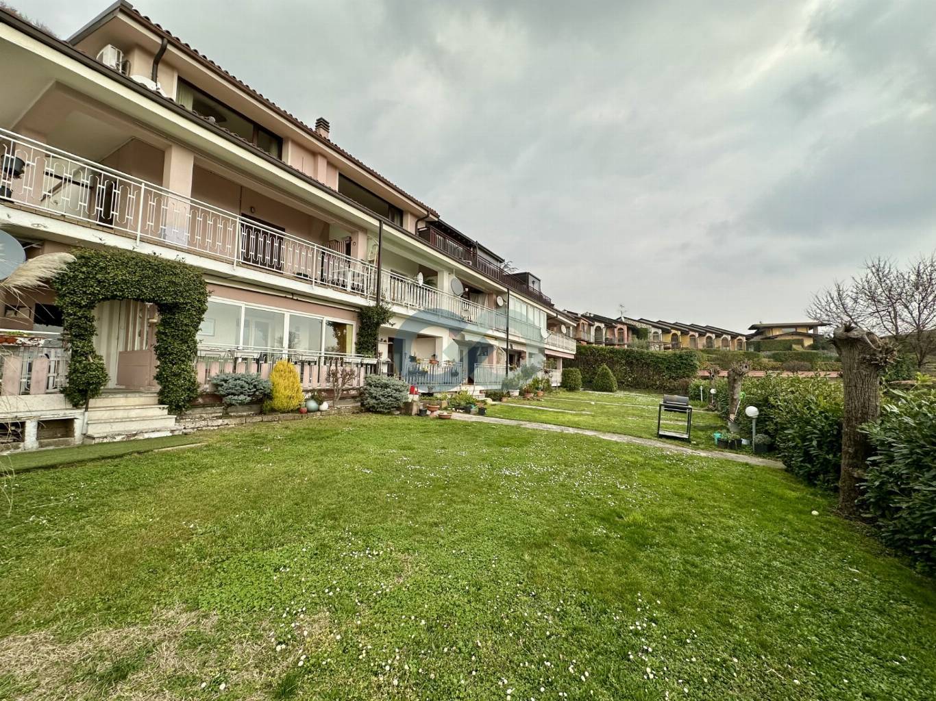 Trilocale con vista lago 3