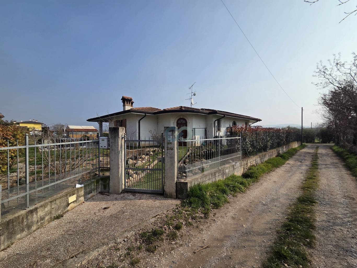 Villa singola su piano unico su lotto di circa 1000 mq 2