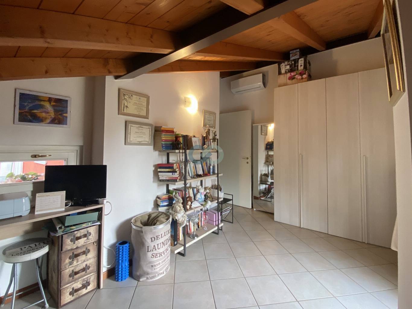 APPARTAMENTO ULTIMO PIANO 16