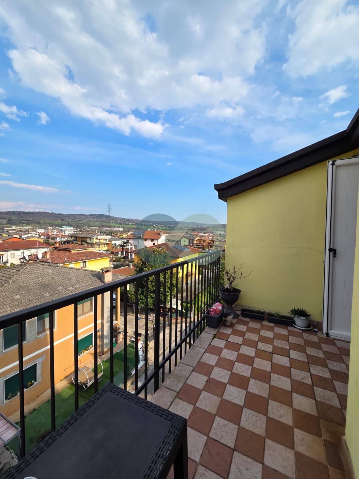 Trilocale recentemente ristrutturato 11