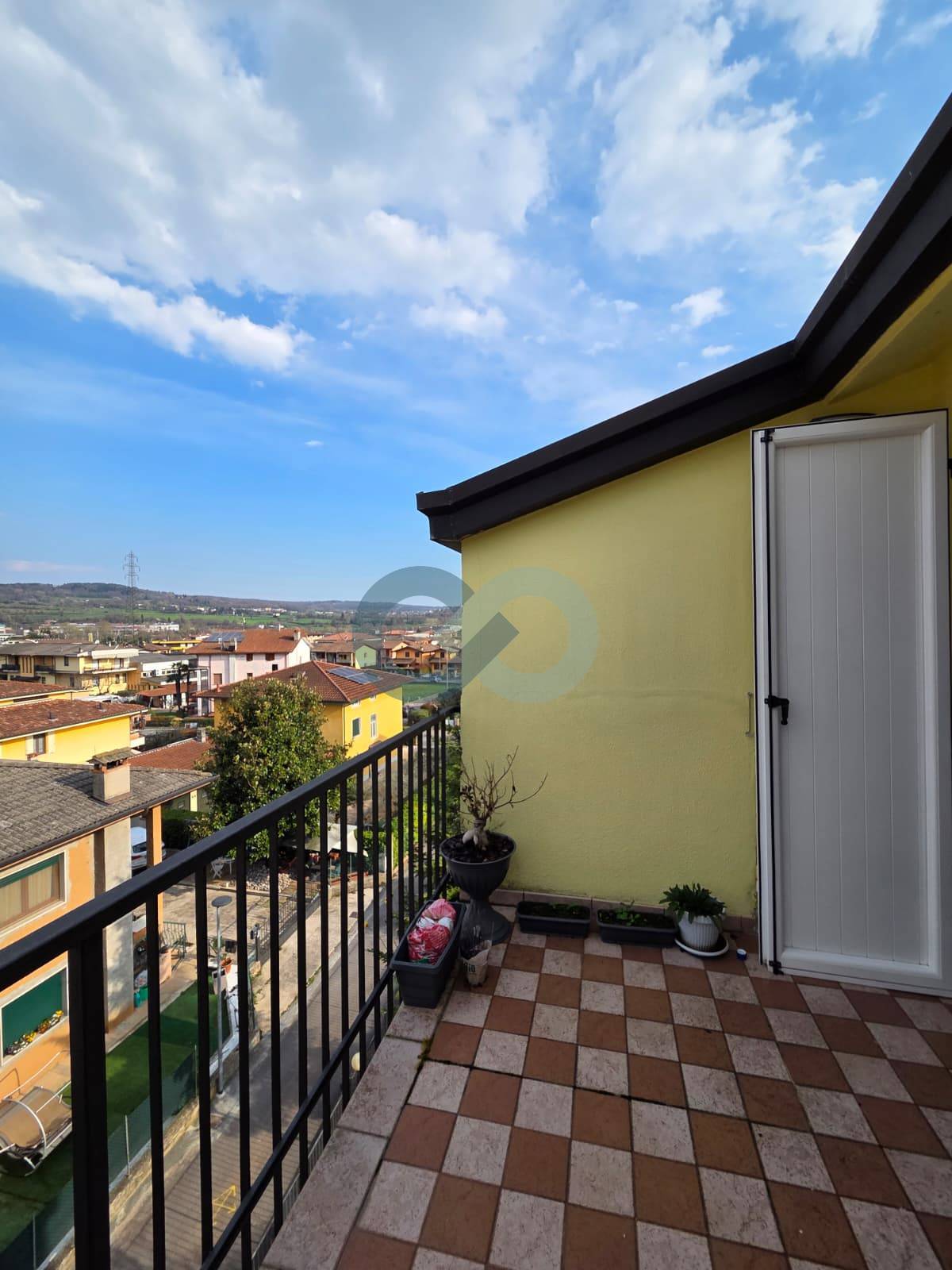 Trilocale recentemente ristrutturato 10