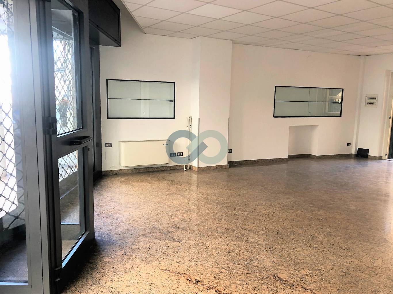 NEGOZIO FRONTESTRADA 5