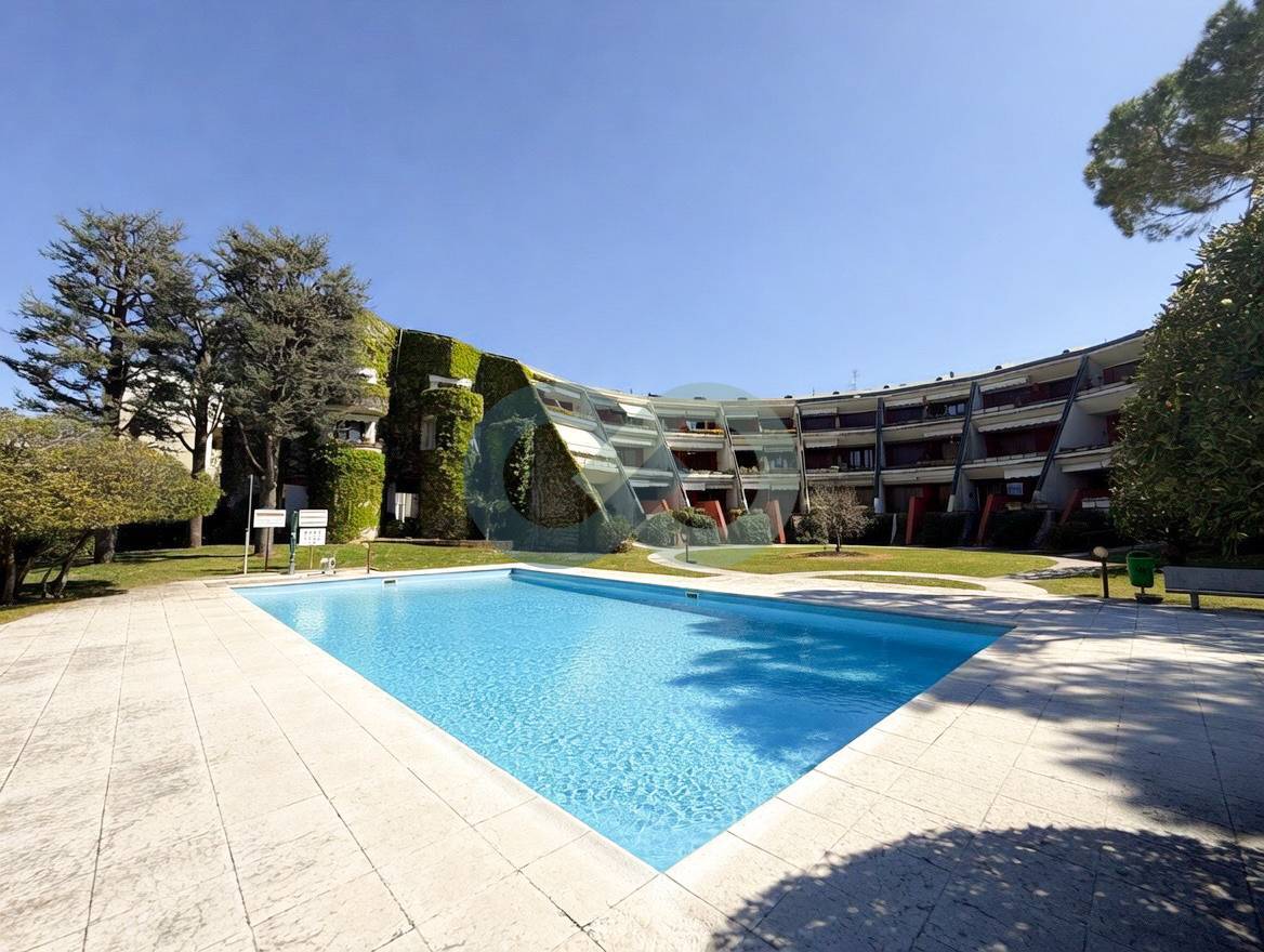 APPARTAMENTO VISTA LAGO CON PISCINA 2