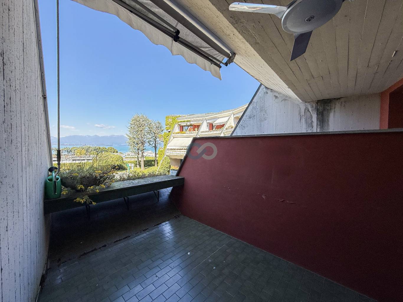 APPARTAMENTO VISTA LAGO CON PISCINA 21