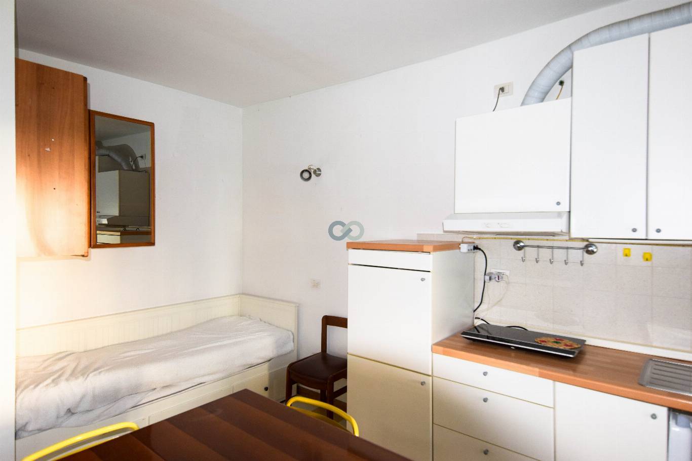 MONOLOCALE ARREDATO PIANO TERRA 4