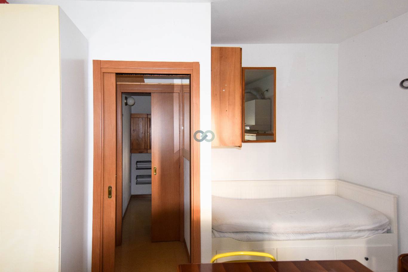 MONOLOCALE ARREDATO PIANO TERRA 12