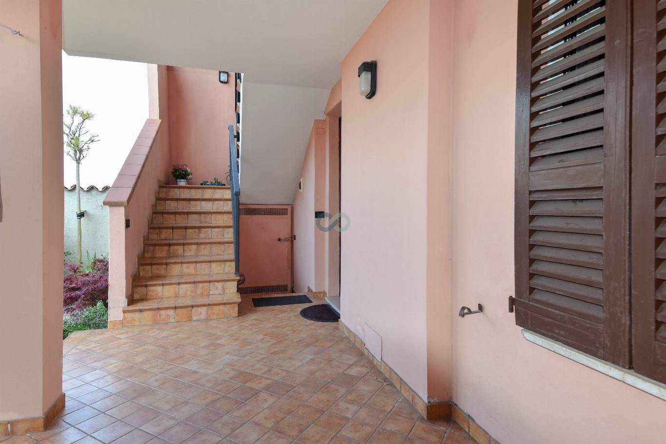 TRILOCALE CON POSTO AUTO COPERTO 39