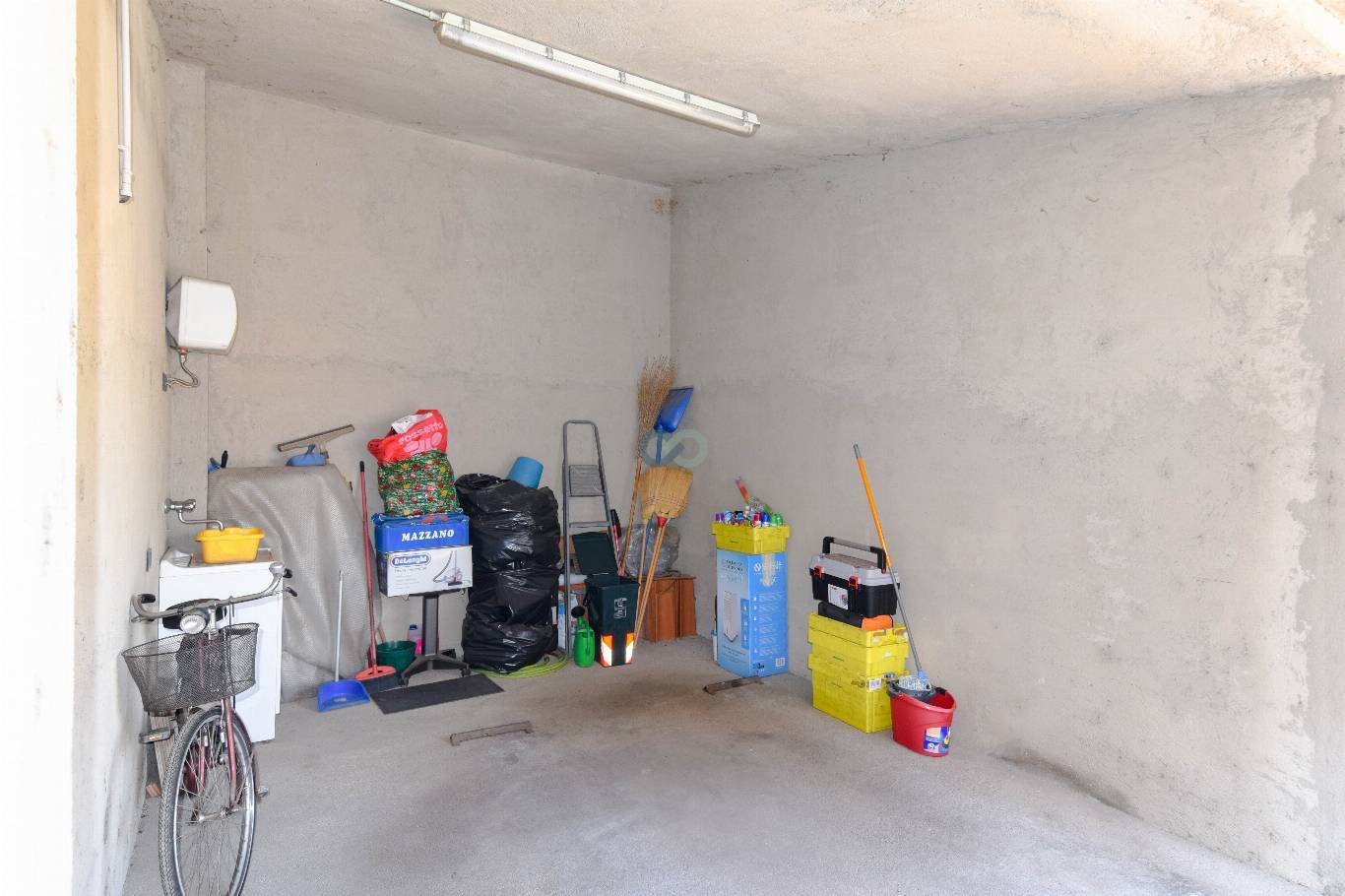 TRILOCALE CON POSTO AUTO COPERTO 47