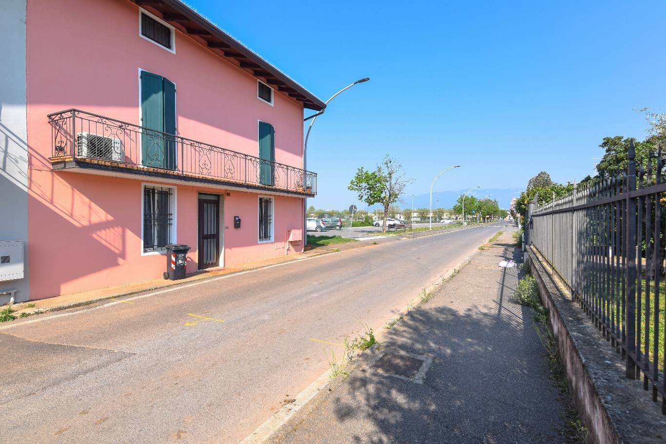 TRILOCALE CON POSTO AUTO COPERTO 48