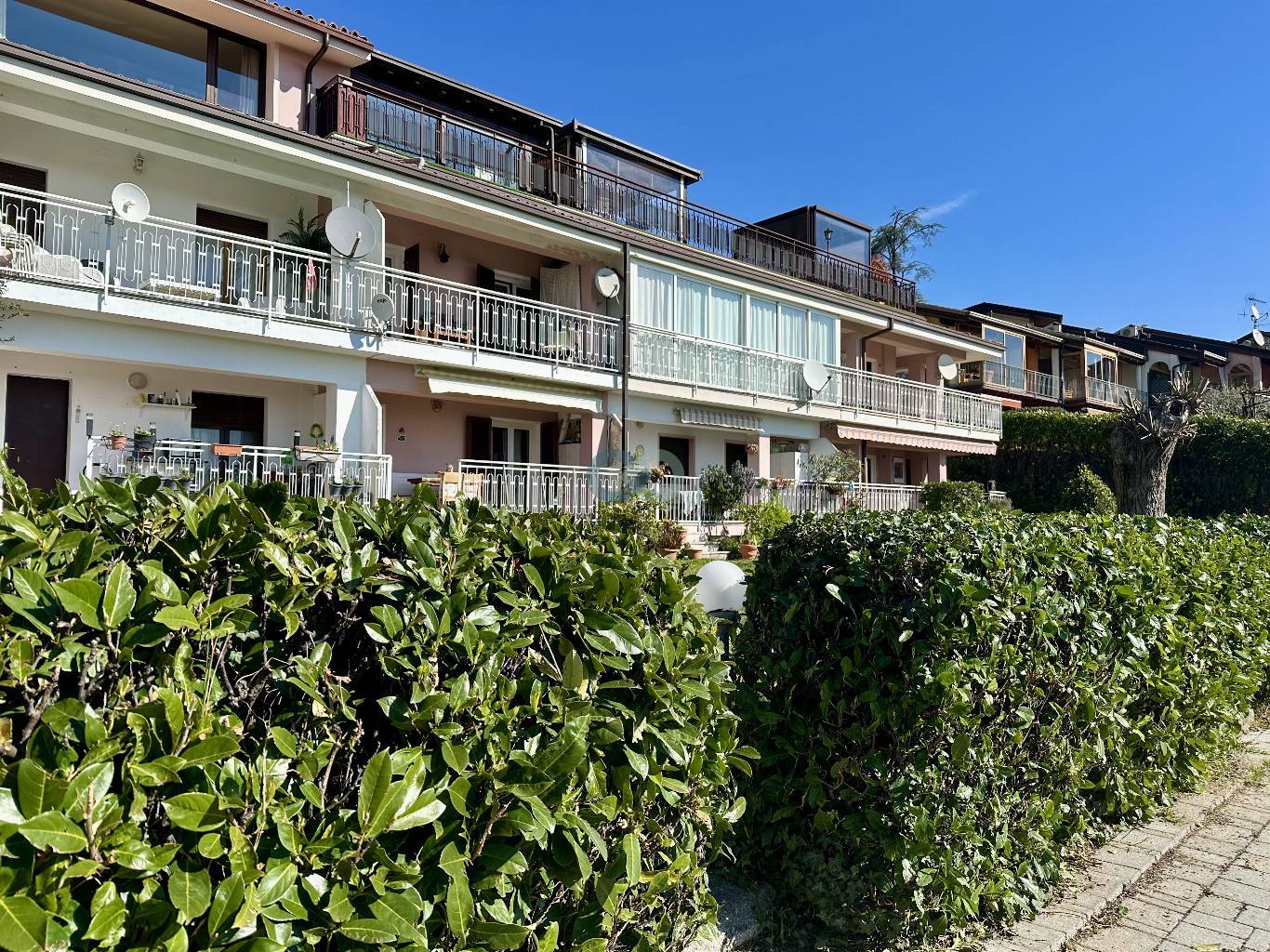 Trilocale con vista lago 8