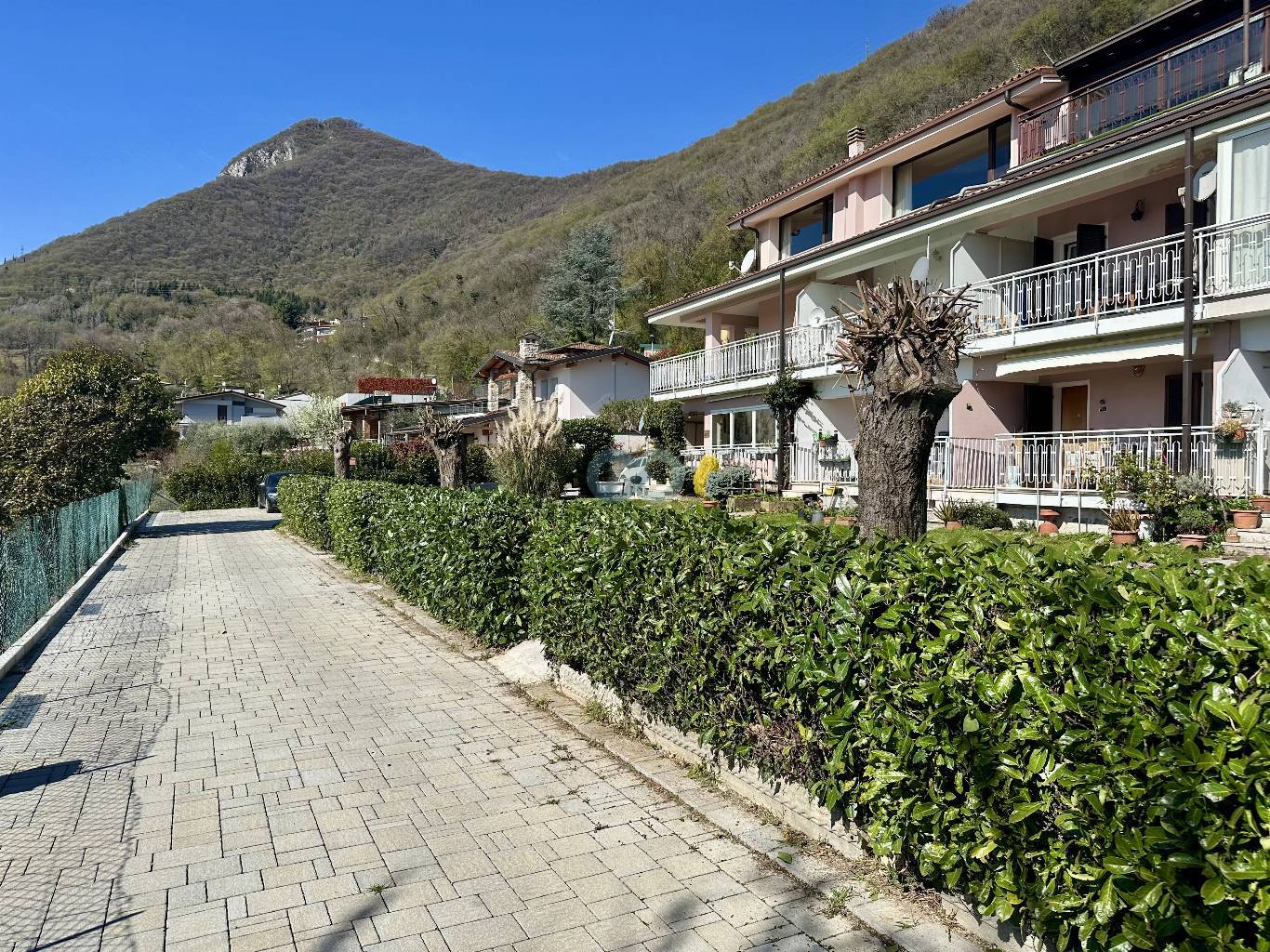 Trilocale con vista lago 4