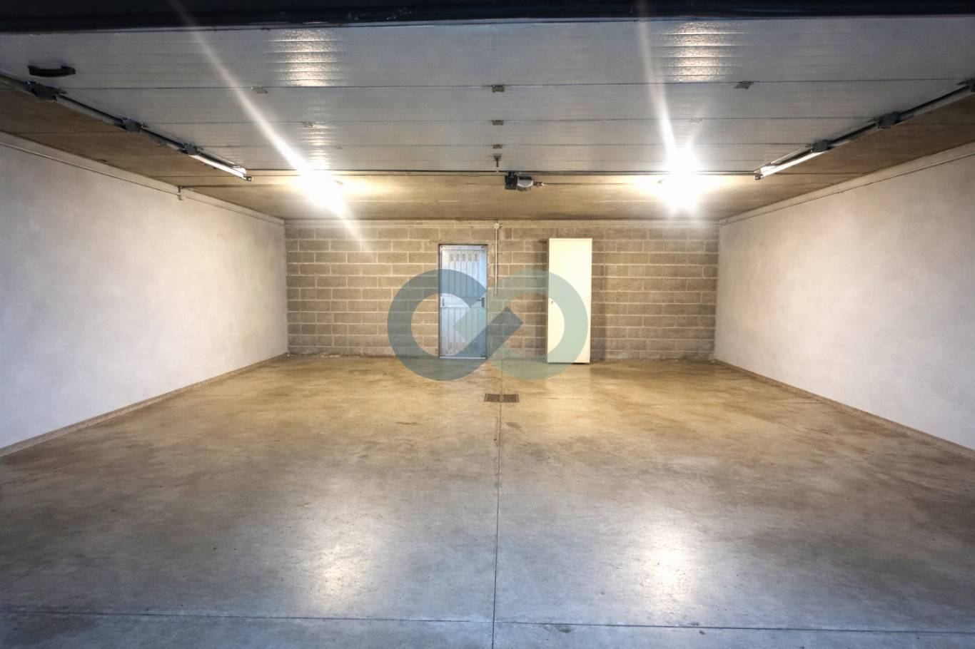 IN OTTIMA ZONA TRANQUILLA PROPONIAMO LUMINOSO APPARTAMENTO DI 150 MQ SU UNICO PIANO TERRA CON INTERRATO 29