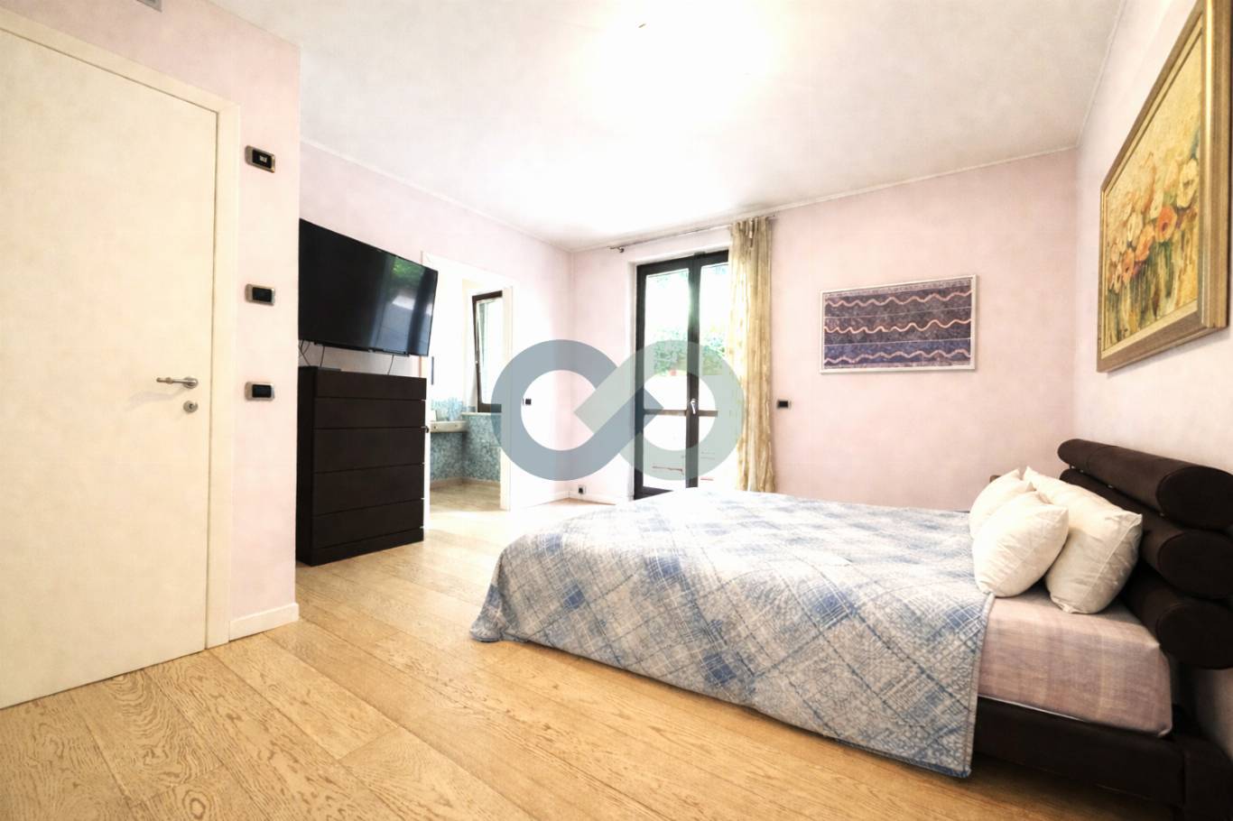 IN OTTIMA ZONA TRANQUILLA PROPONIAMO LUMINOSO APPARTAMENTO DI 150 MQ SU UNICO PIANO TERRA CON INTERRATO 18