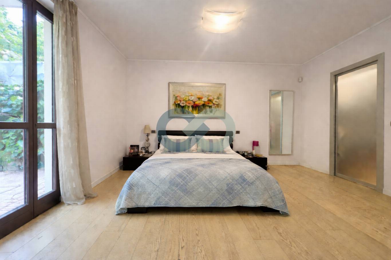 IN OTTIMA ZONA TRANQUILLA PROPONIAMO LUMINOSO APPARTAMENTO DI 150 MQ SU UNICO PIANO TERRA CON INTERRATO 17