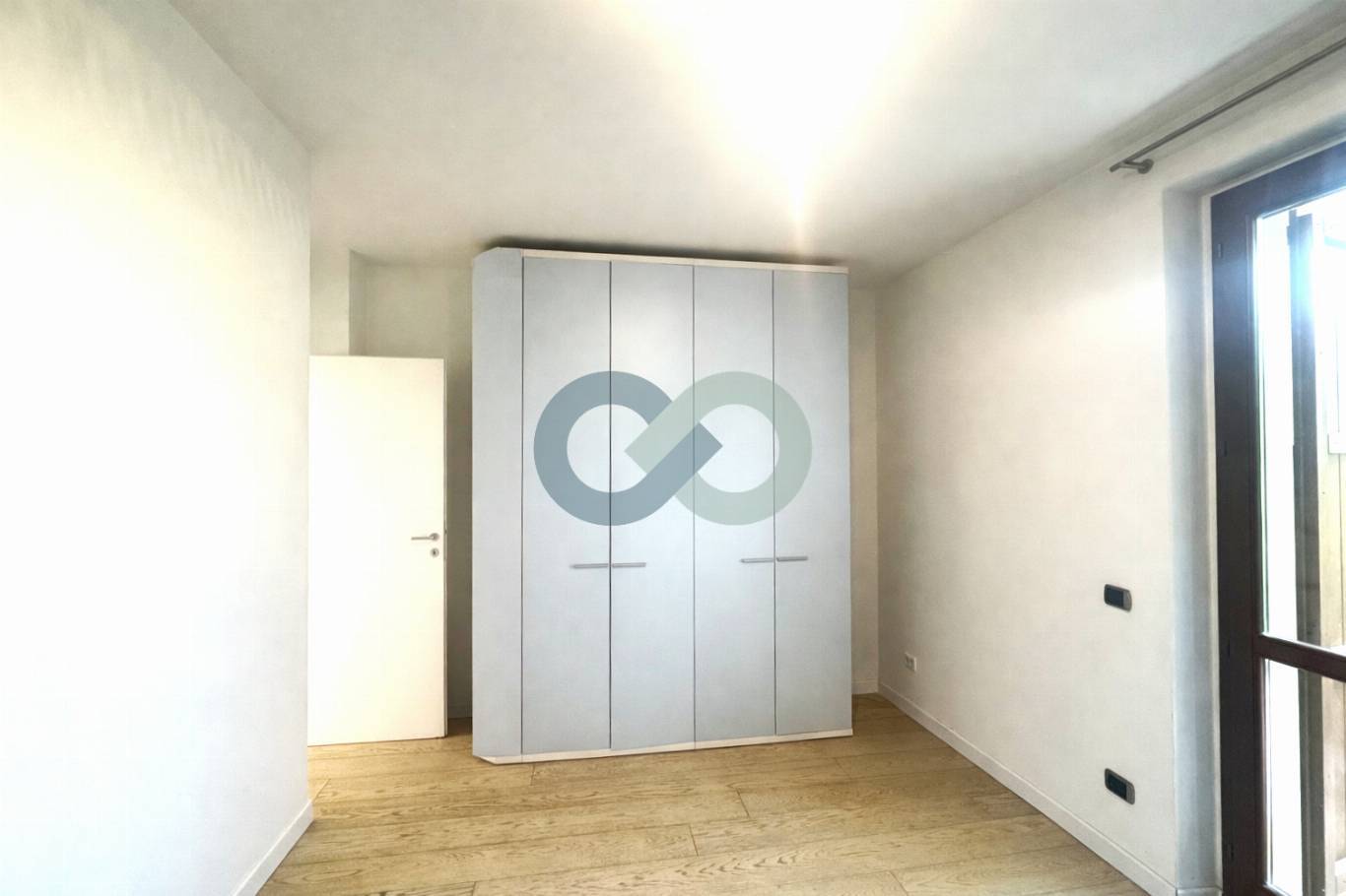 IN OTTIMA ZONA TRANQUILLA PROPONIAMO LUMINOSO APPARTAMENTO DI 150 MQ SU UNICO PIANO TERRA CON INTERRATO 22