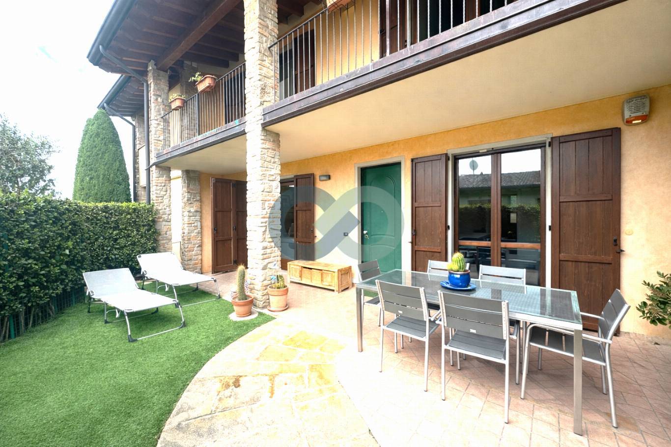 IN OTTIMA ZONA TRANQUILLA PROPONIAMO LUMINOSO APPARTAMENTO DI 150 MQ SU UNICO PIANO TERRA CON INTERRATO 2