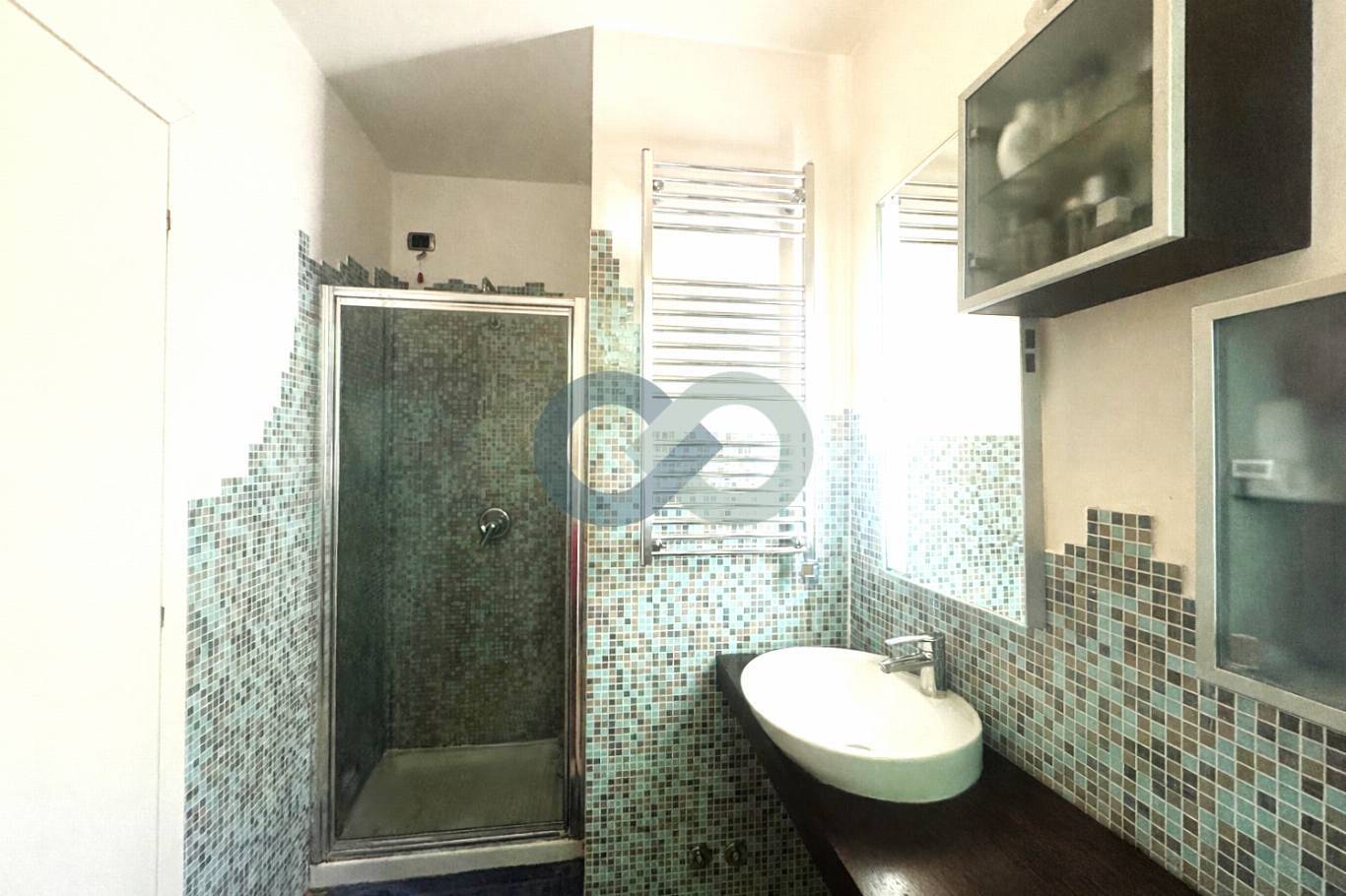 IN OTTIMA ZONA TRANQUILLA PROPONIAMO LUMINOSO APPARTAMENTO DI 150 MQ SU UNICO PIANO TERRA CON INTERRATO 27