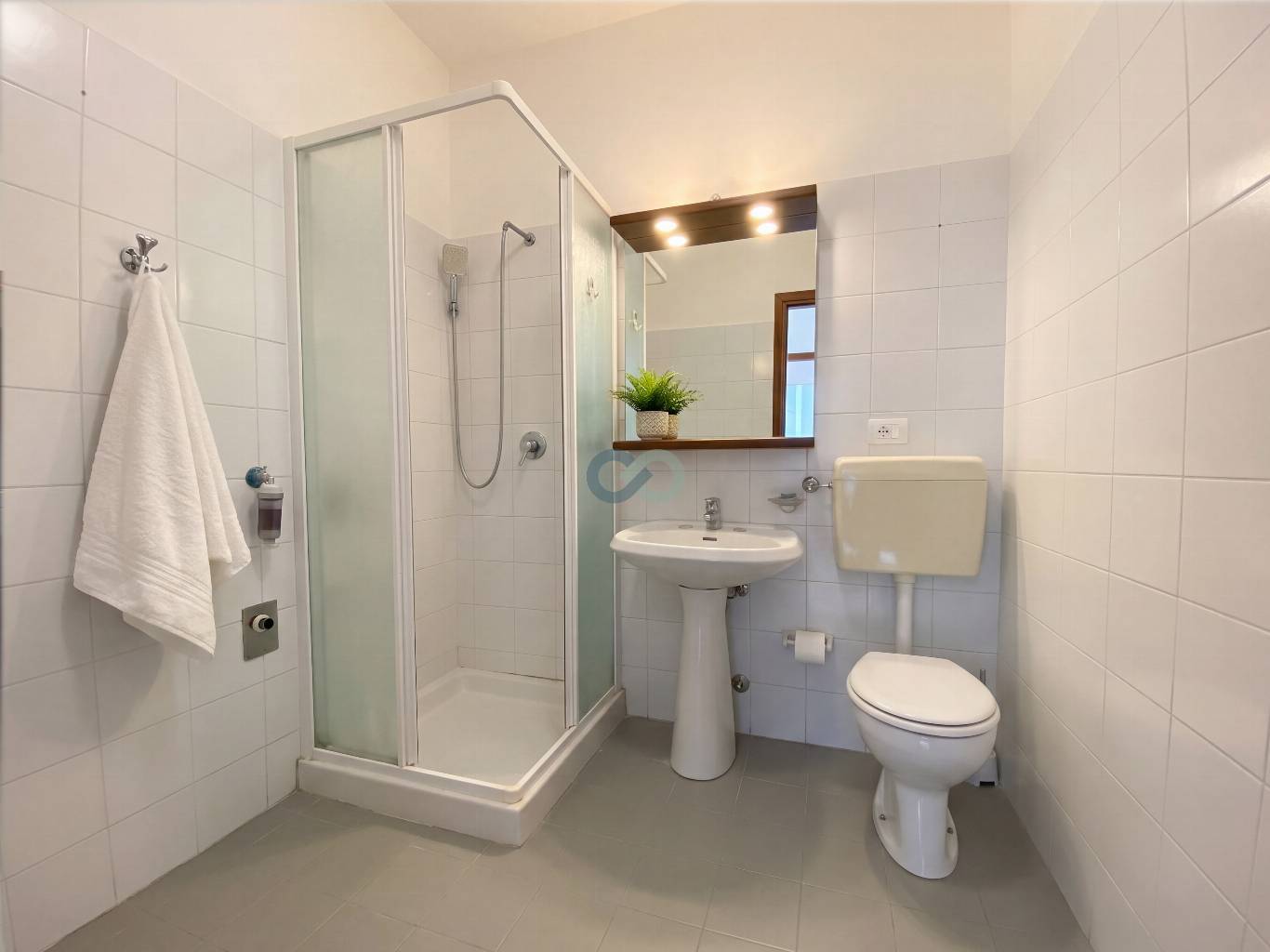 TRILOCALE CON BOX 18