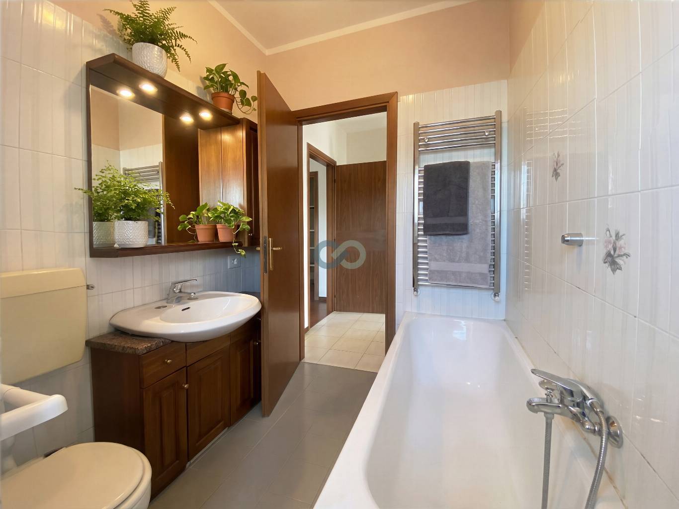 TRILOCALE CON BOX 17