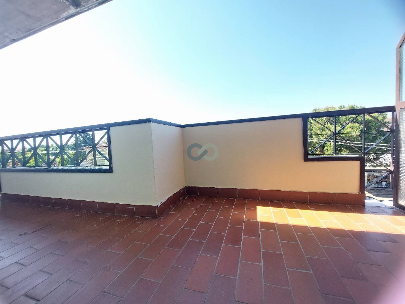 TRILOCALE CON BOX 16