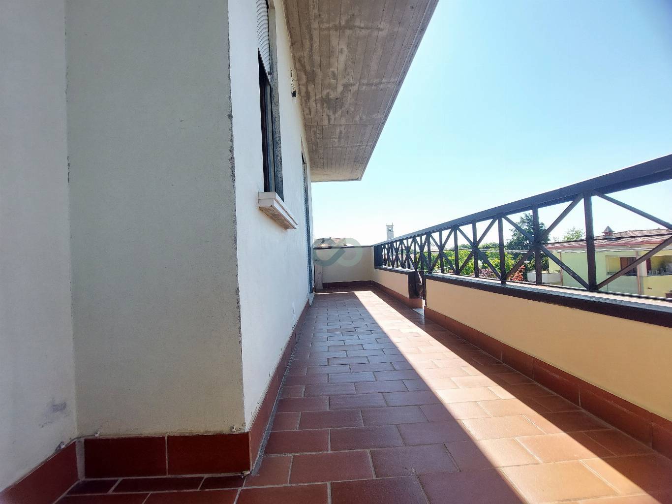 TRILOCALE CON BOX 21