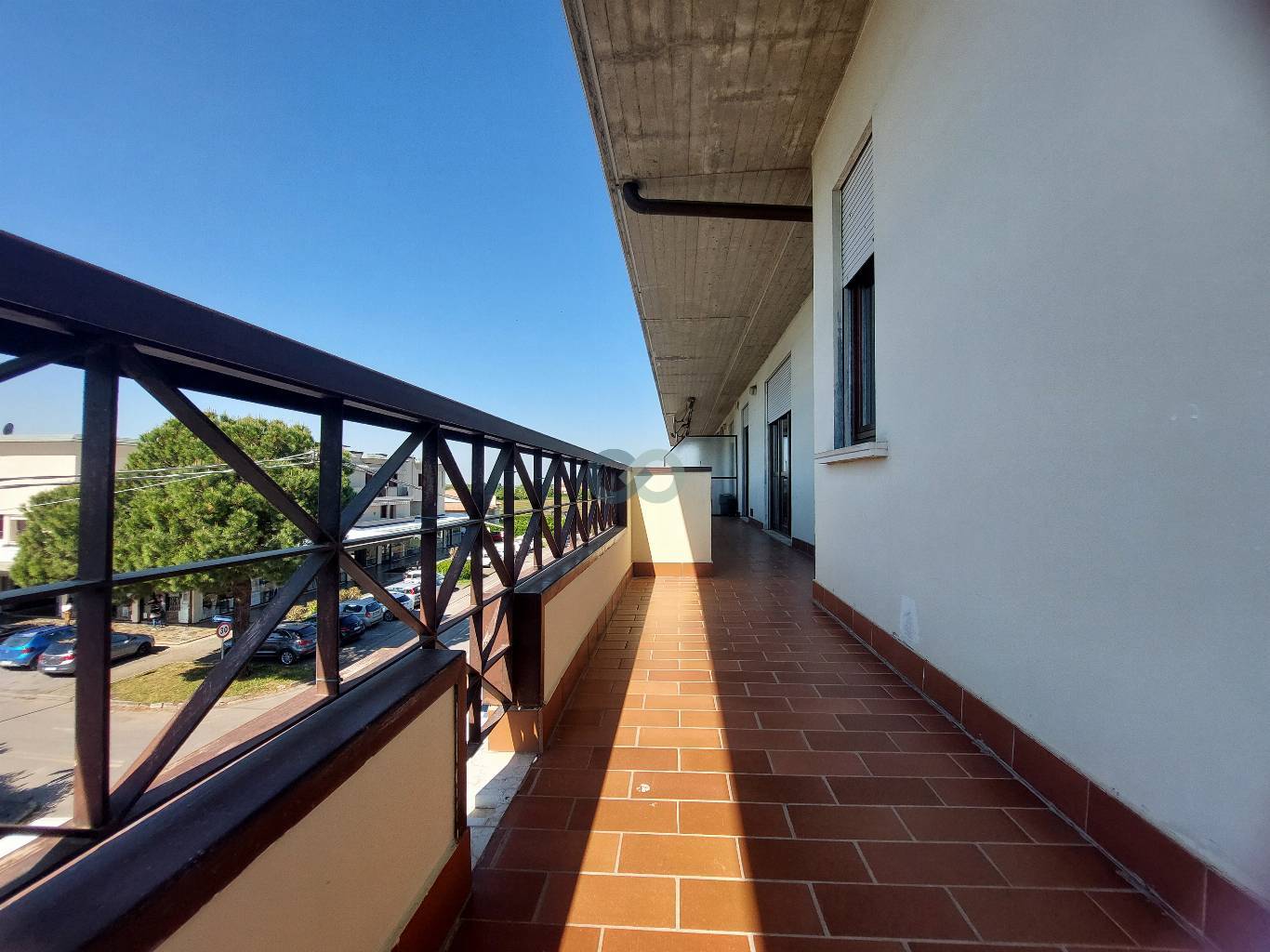 TRILOCALE CON BOX 15