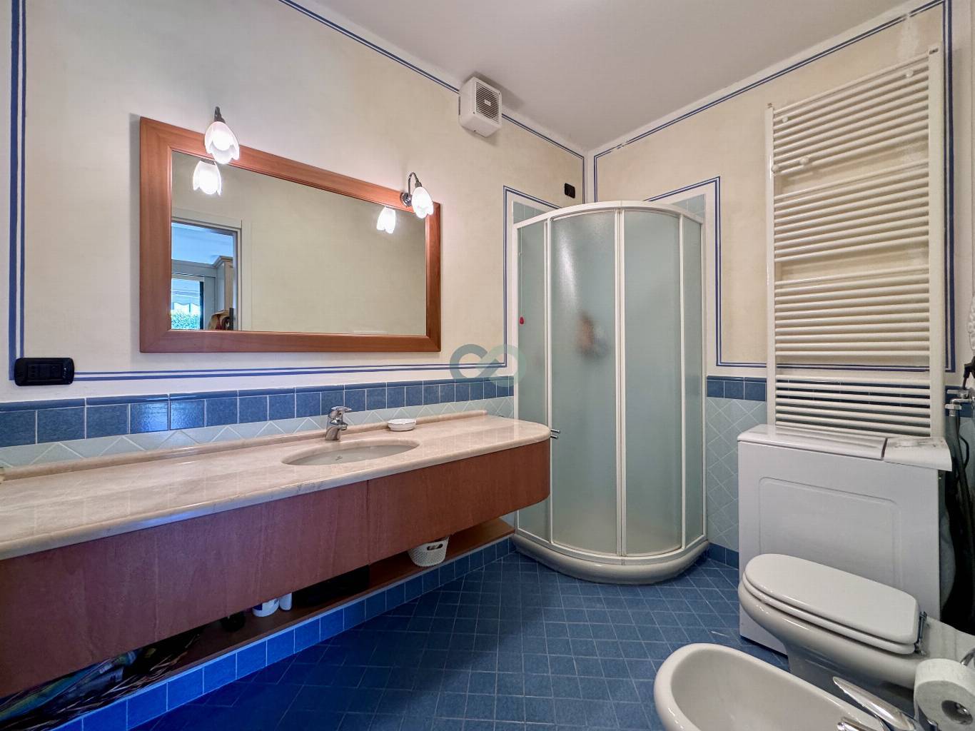 BILOCALE CON GIARDINO IN RESIDENCE CON PISCINA 30