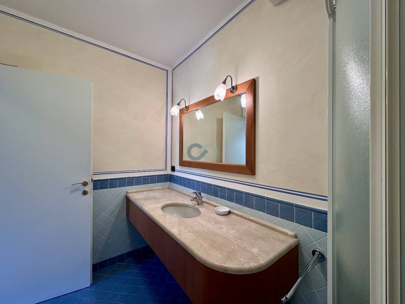 BILOCALE CON GIARDINO IN RESIDENCE CON PISCINA 31