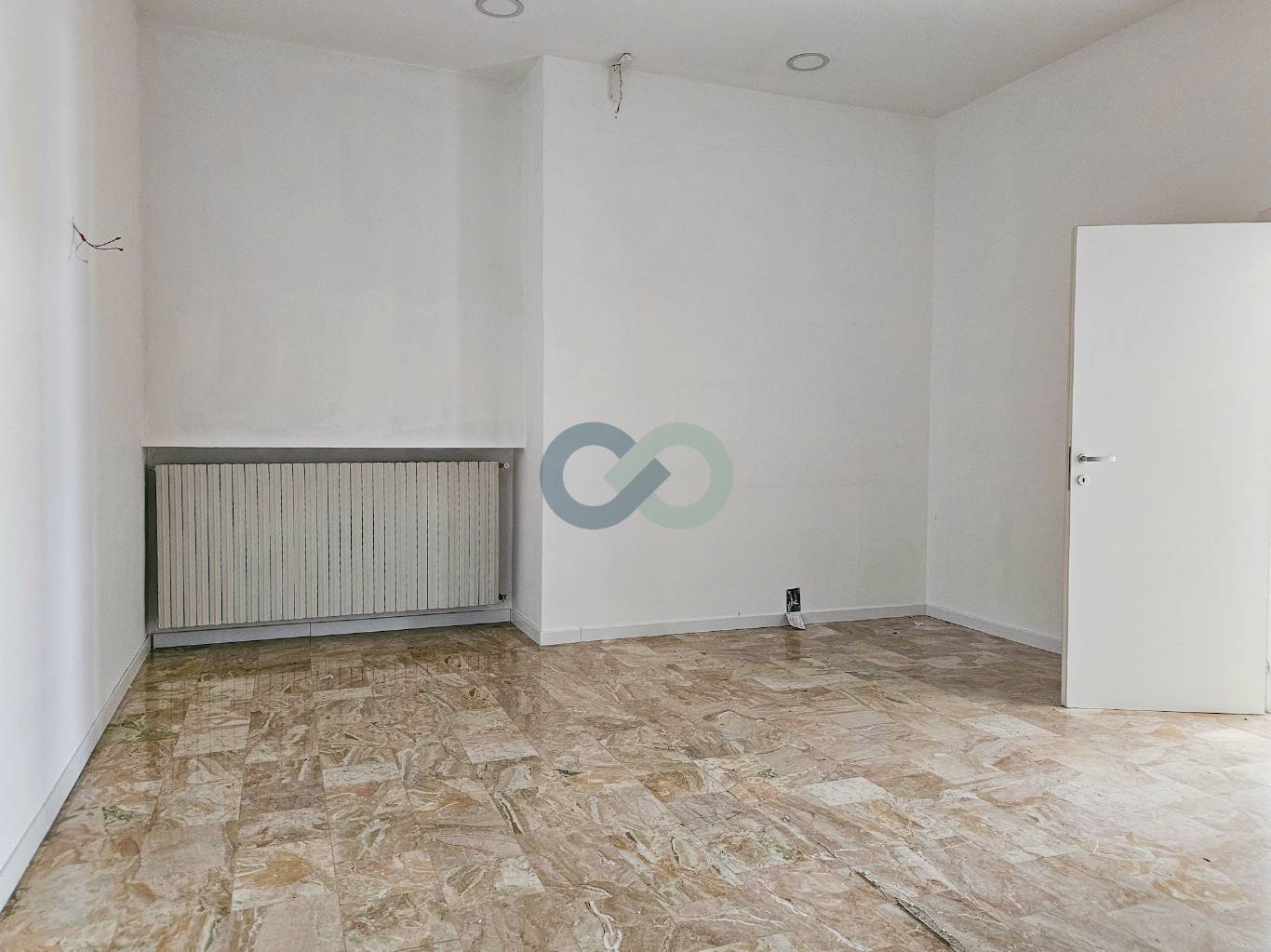 LOCALE COMMERCIALE 6